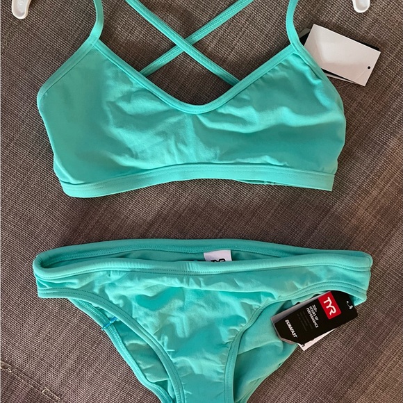 Tyr Competitive Two Piece Swimsuit (10 bottom/8 top) - Picture 6 of 6